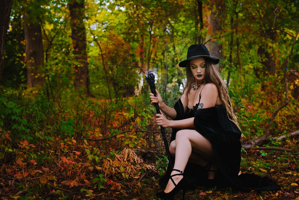 Dark Gothic Beauty Outdoor Halloween Photo Shoots in Forest (3)