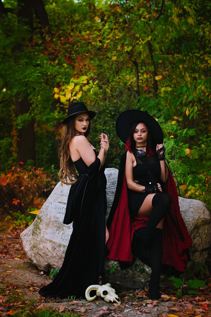 Fall Forest Witchcraft Halloween Photo Shoot (3)